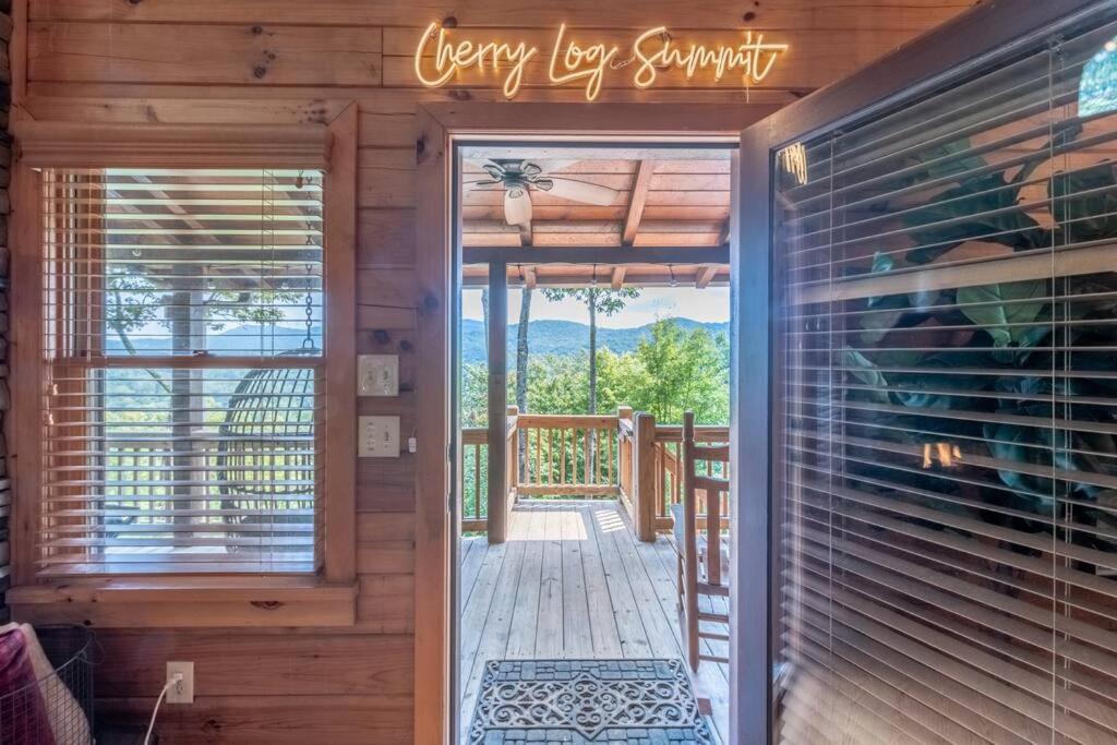 Cherry Log Summit Cabin By Bk Stays - Family Friendly - Playground - Game Room - Jacuzzi - Amazing Mountain Views Esterno foto