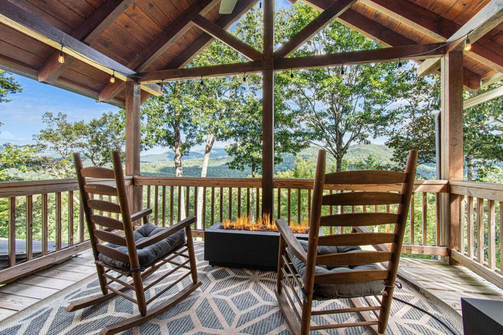 Cherry Log Summit Cabin By Bk Stays - Family Friendly - Playground - Game Room - Jacuzzi - Amazing Mountain Views Esterno foto